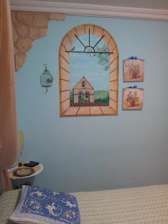 Bed And Breakfast A Casa Delle Fate Assise Chambre photo