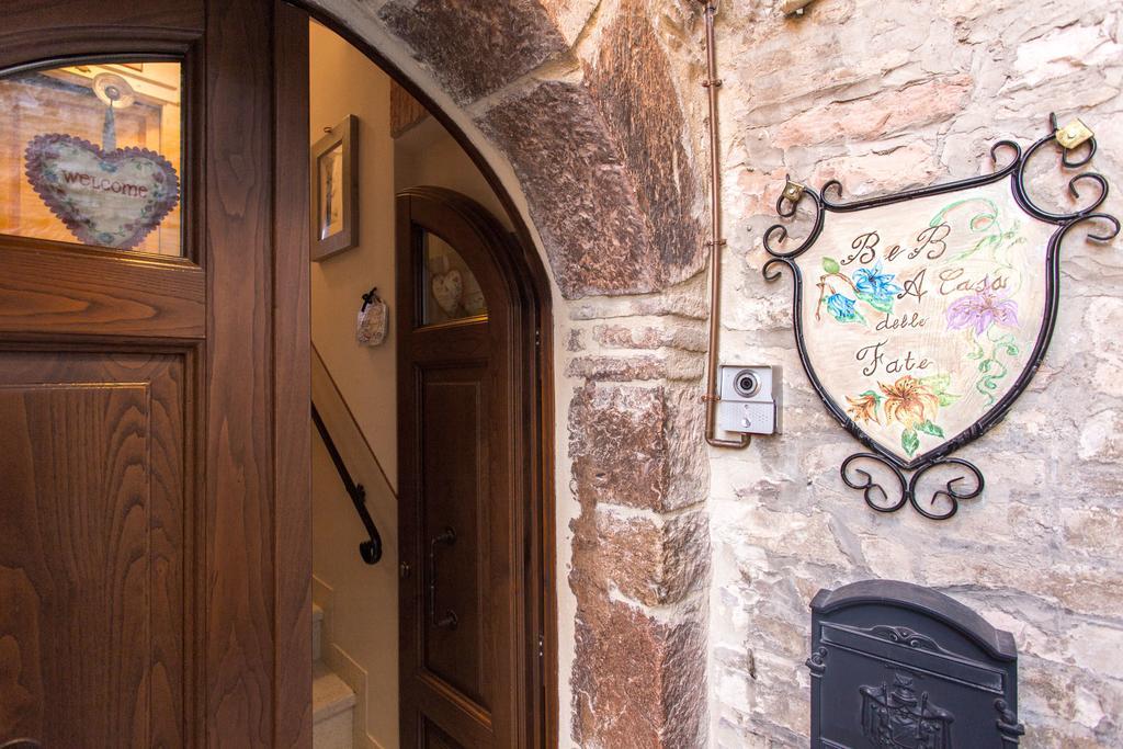 Bed And Breakfast A Casa Delle Fate Assise Extérieur photo