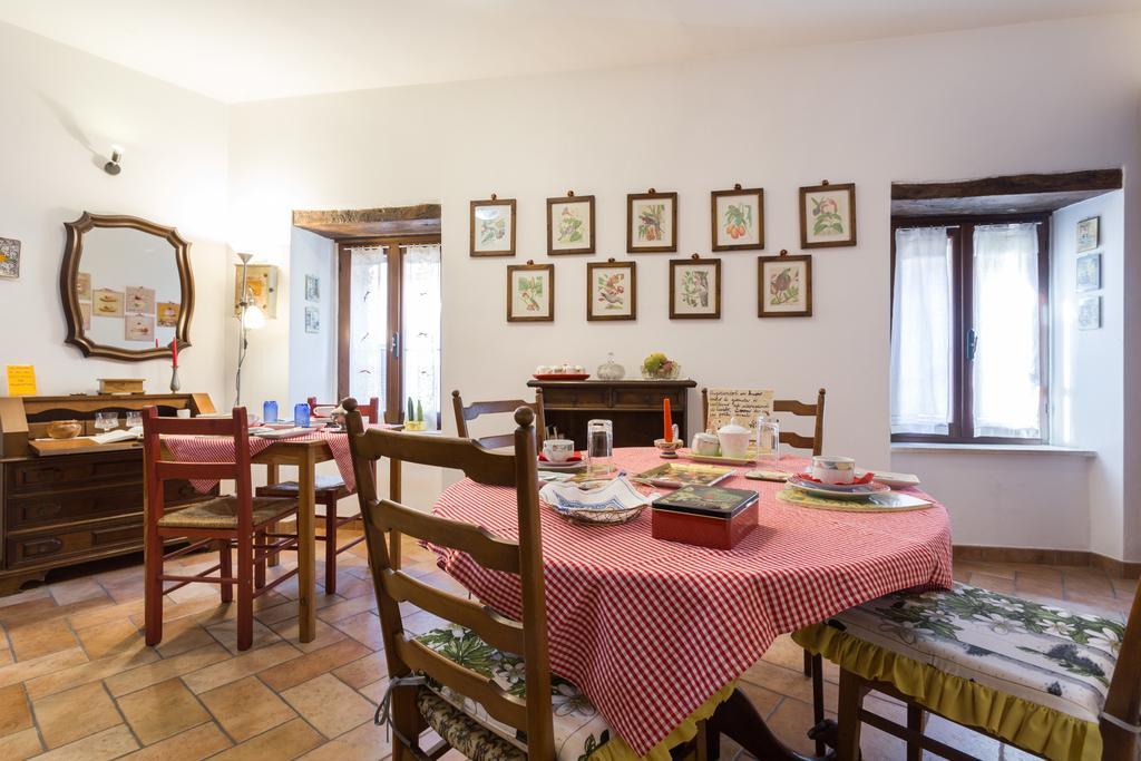 Bed And Breakfast A Casa Delle Fate Assise Extérieur photo