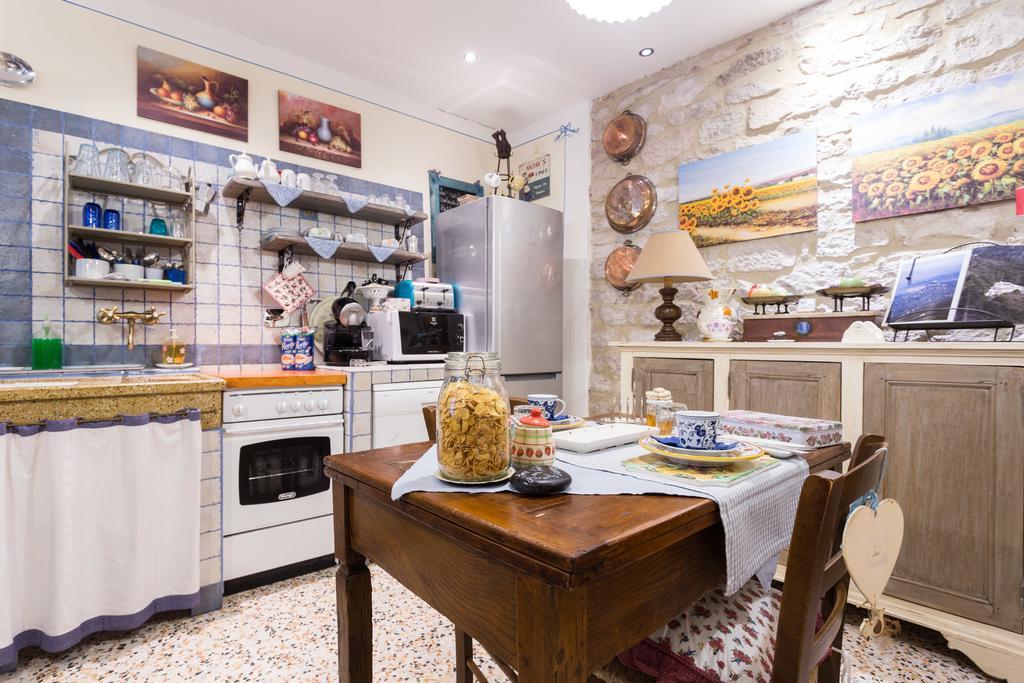 Bed And Breakfast A Casa Delle Fate Assise Extérieur photo