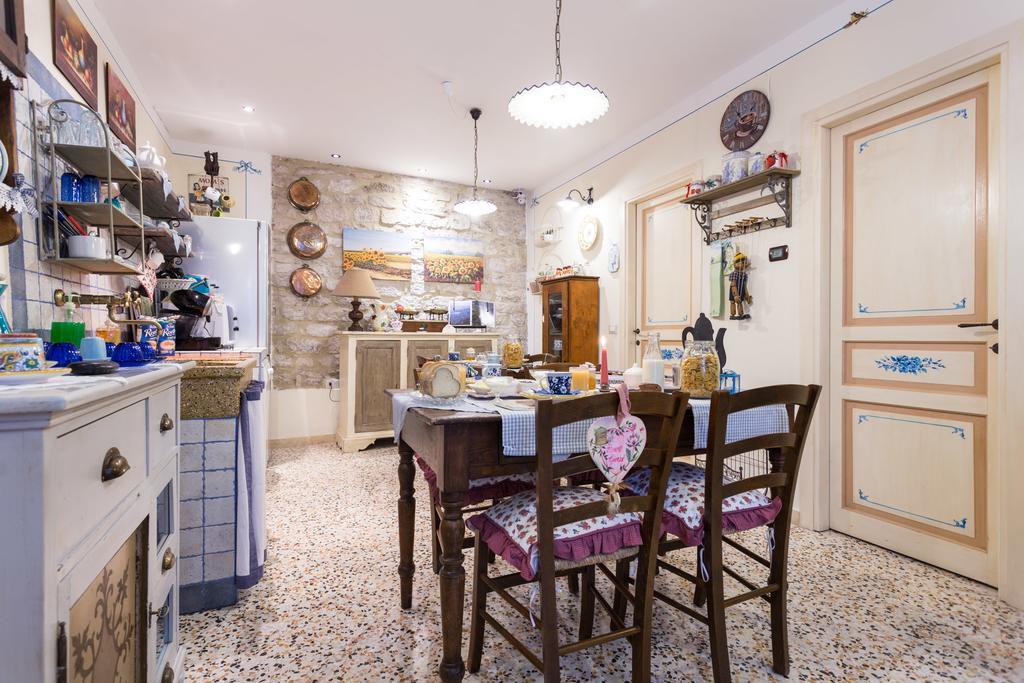 Bed And Breakfast A Casa Delle Fate Assise Extérieur photo