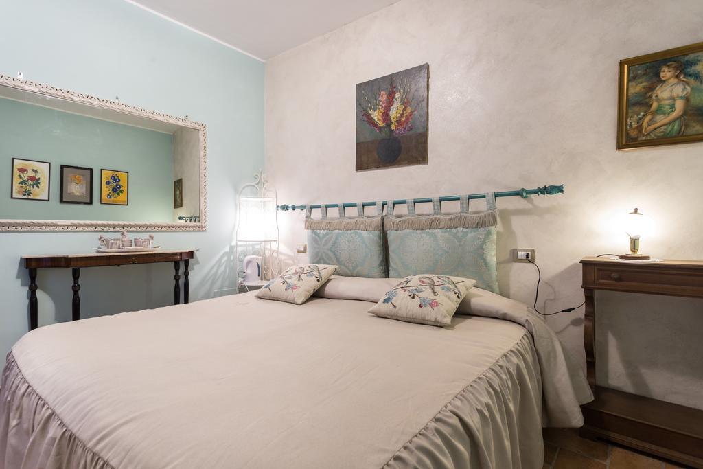 Bed And Breakfast A Casa Delle Fate Assise Chambre photo